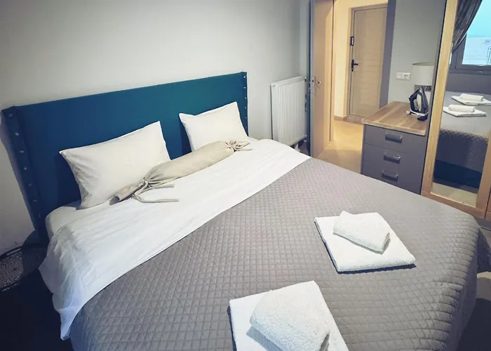 Minimal 2Bd Apartment In Thisio