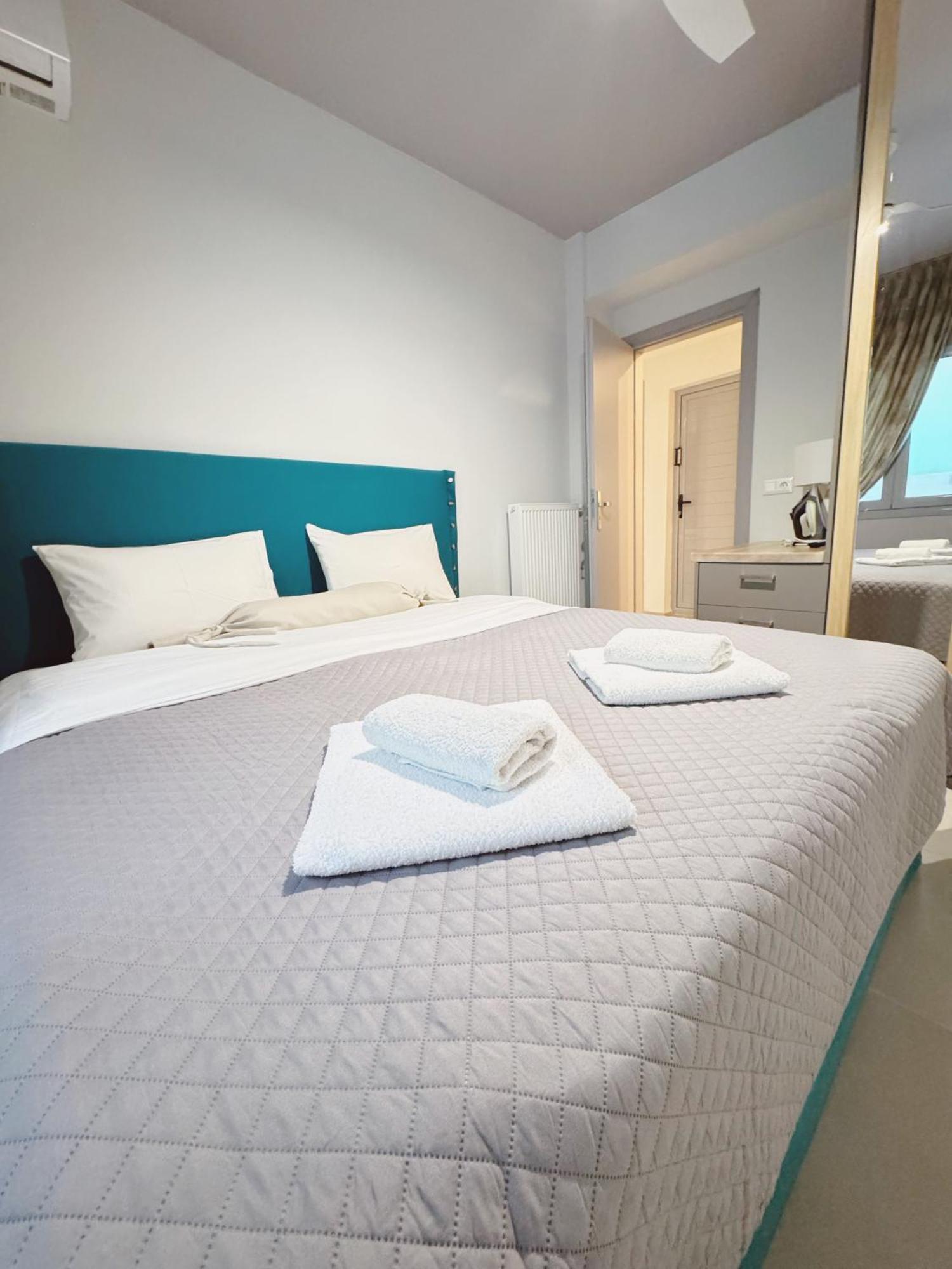 Minimal 2bd In Thisio Appartement